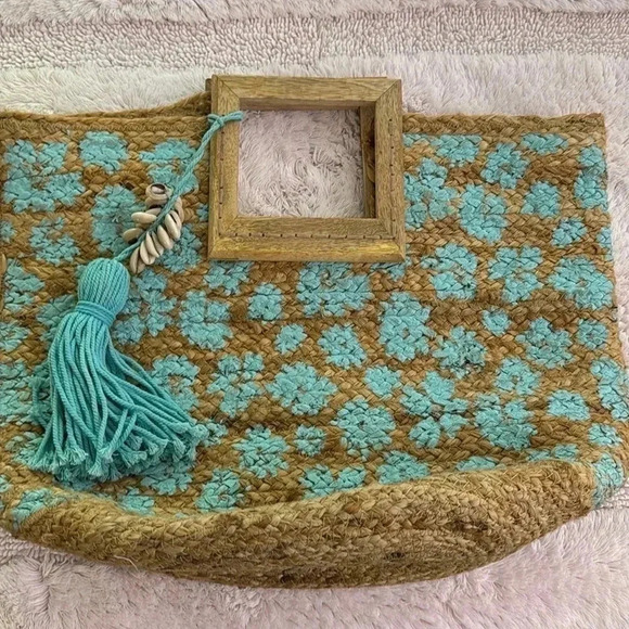 Twig & Arrow Boho Woven Jute Hand Painted Turquoise Flower Tote Beach Bag - Picture 2 of 10